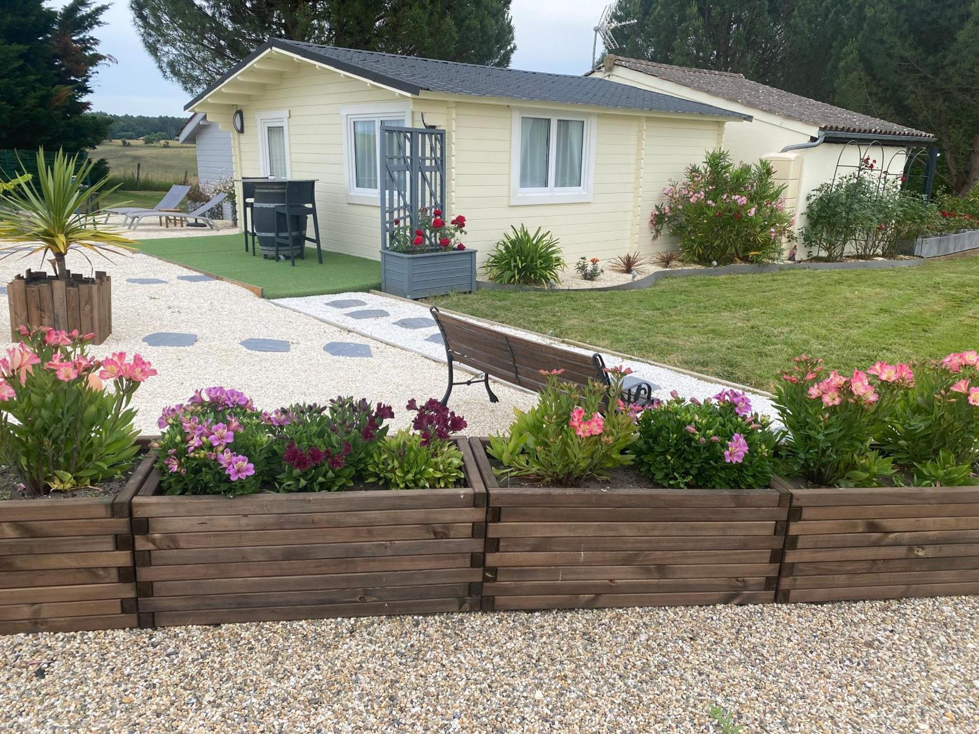 Les Pins Perdus Bed & Breakfast Saint-Ciers-d'Abzac Exterior foto