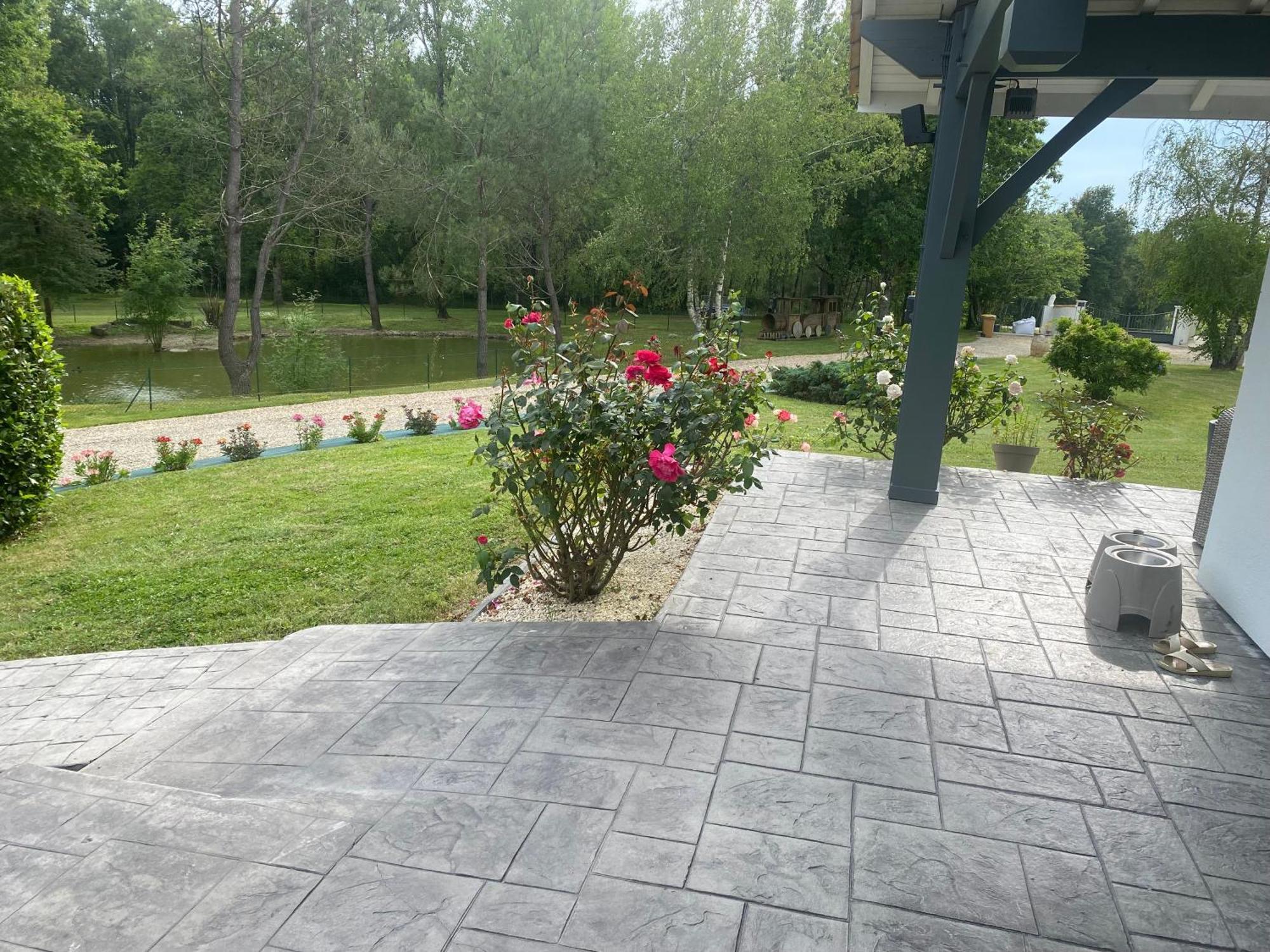 Les Pins Perdus Bed & Breakfast Saint-Ciers-d'Abzac Exterior foto